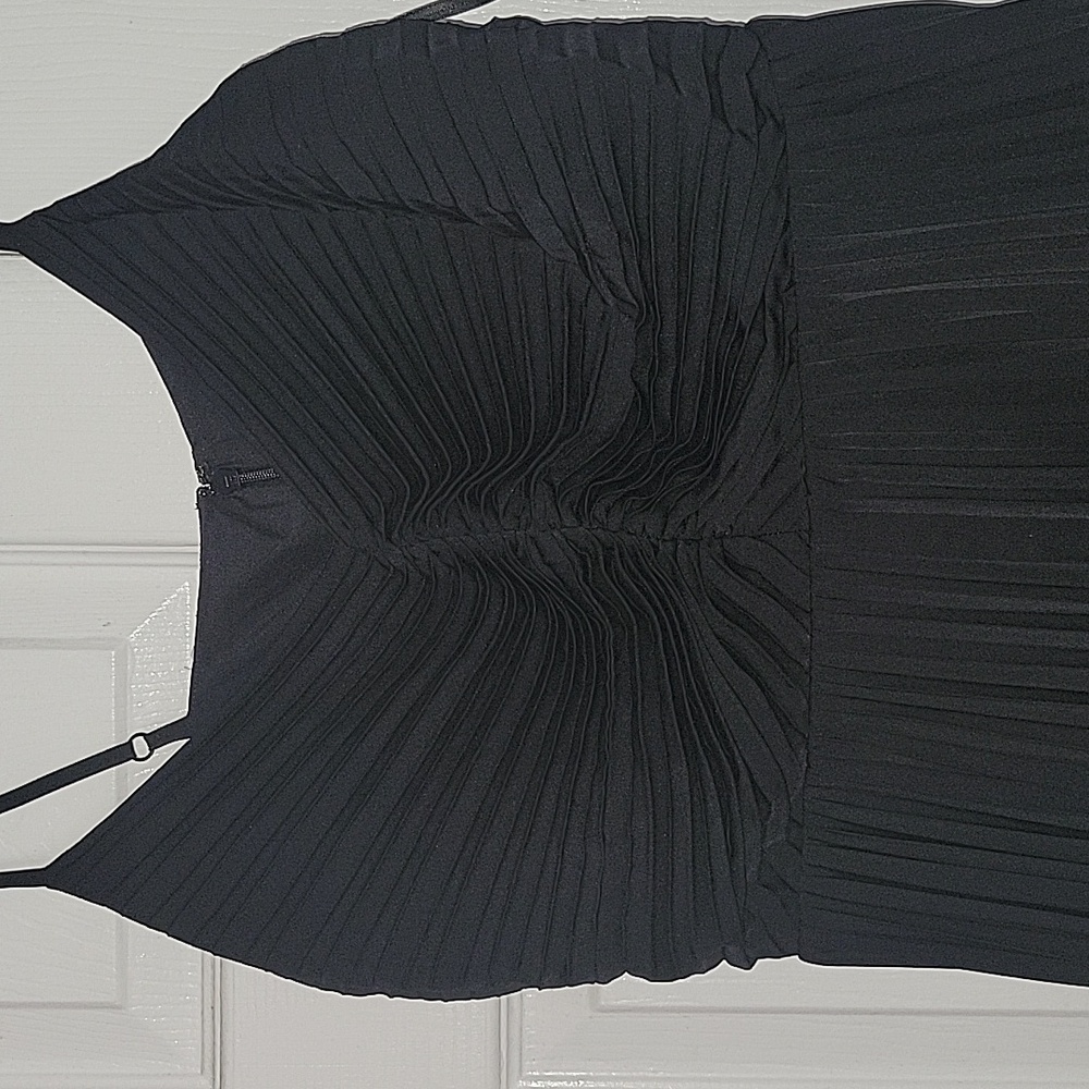 Dress - Picture 2 of 4